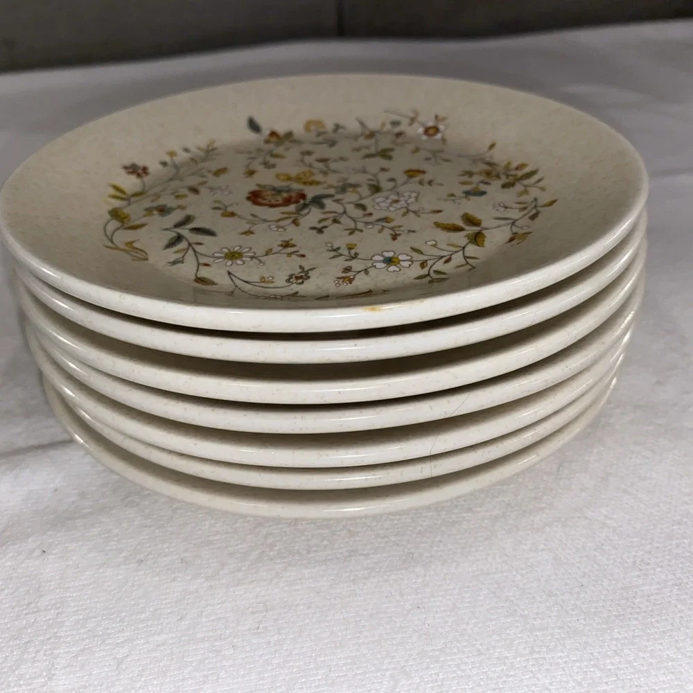 7 LENOX TEMPERWARE MERRIMENT‎ BREAD & BUTTER PLATES